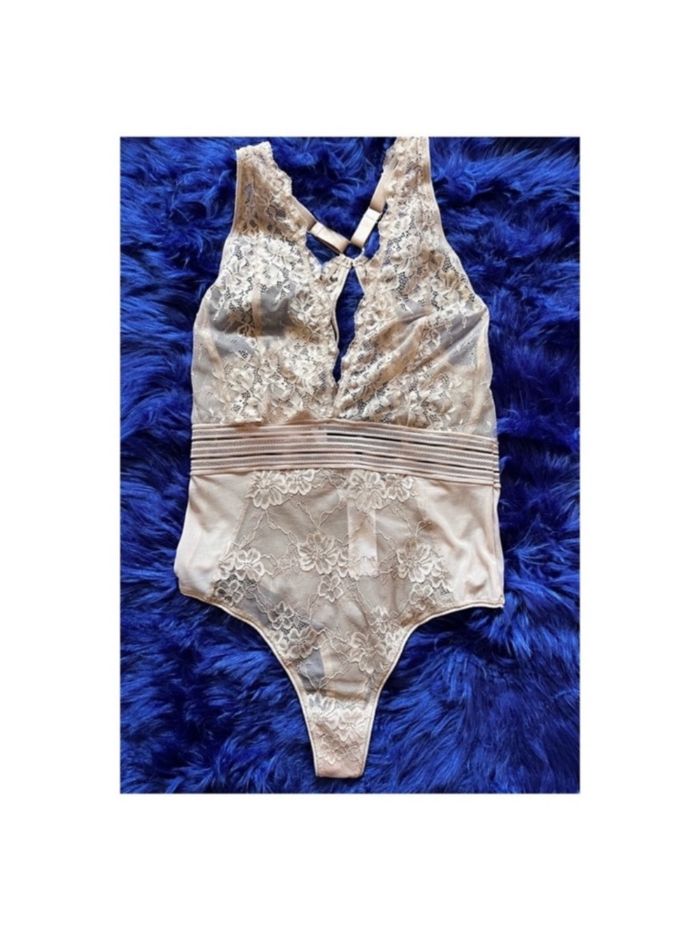 New! REISS Stretch Sexy Lace Plunge Open Back Bodysuit in Cream Ivory - Picture 6 of 11